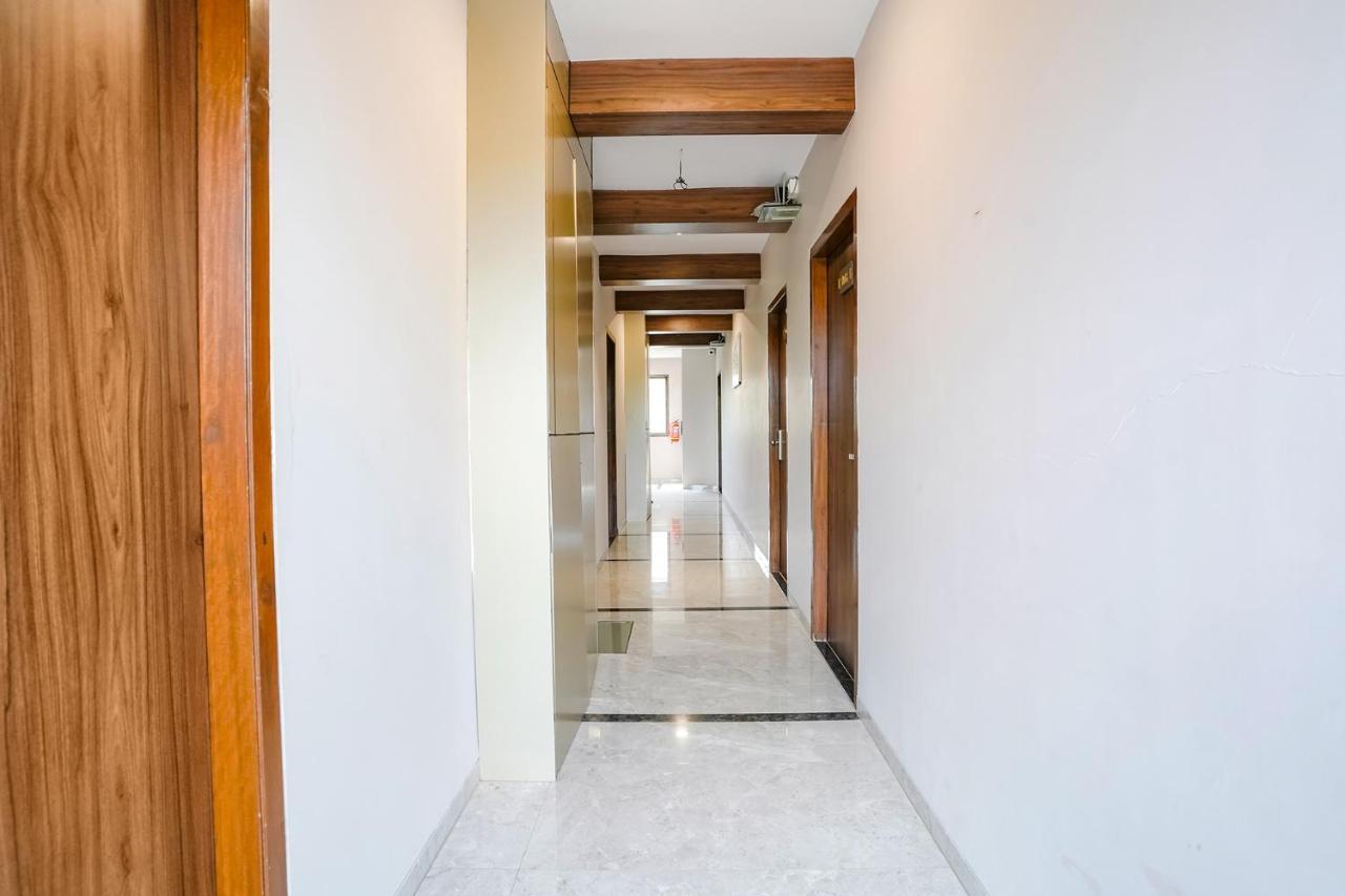 Fabhotel Swaraj Shirgaon  Exterior photo