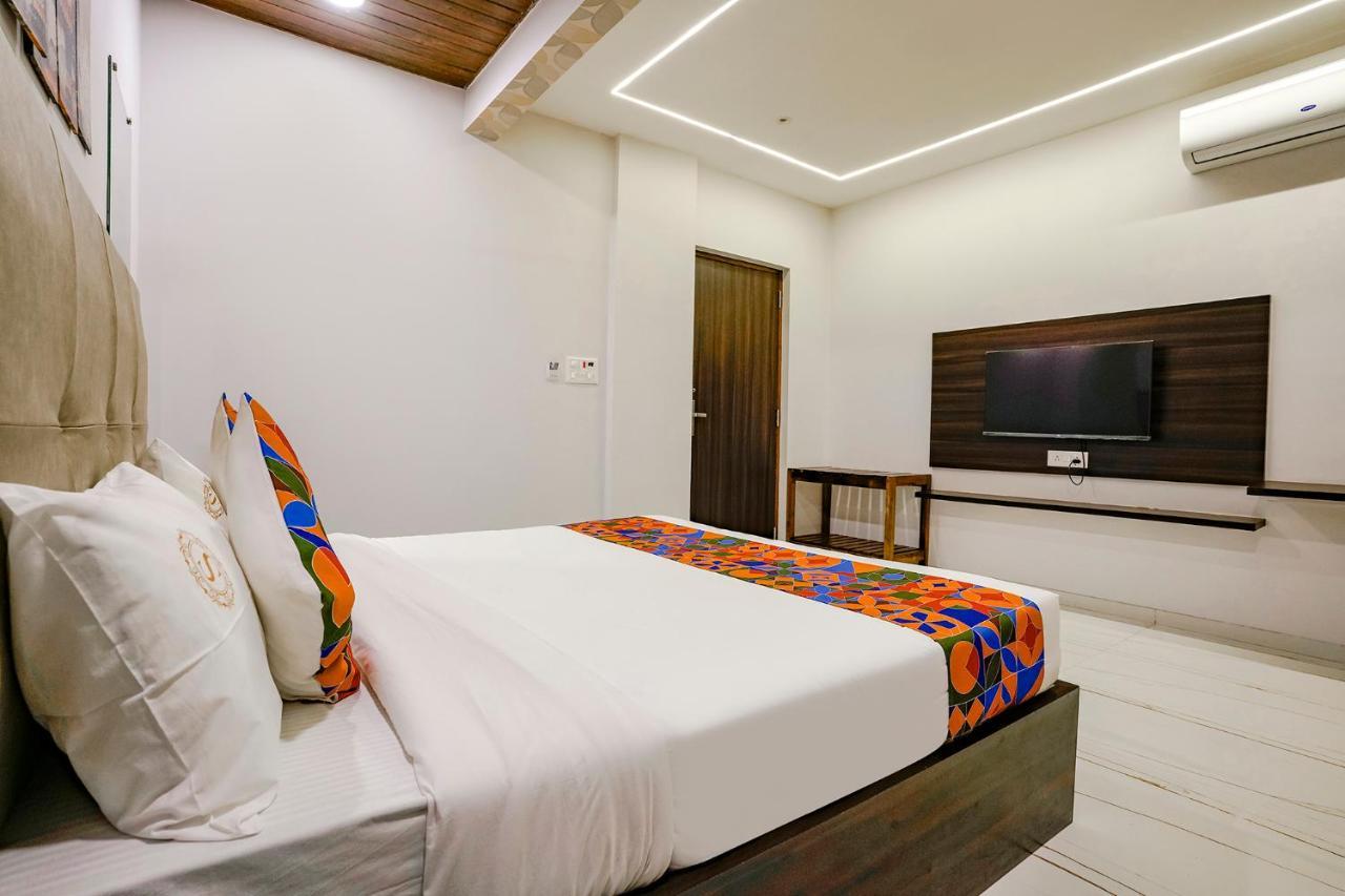 Fabhotel Swaraj Shirgaon  Exterior photo