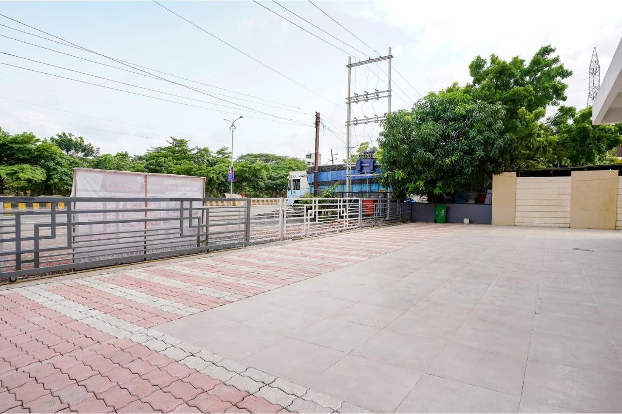Fabhotel Swaraj Shirgaon  Exterior photo